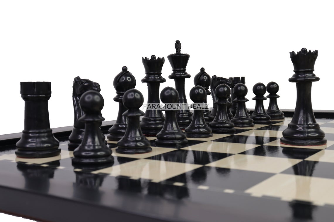 Jeu D'échecs Adrienne En Bois De Ronce Incrusté - Pièces Pondérées - Dimensions 19x19 Pouces