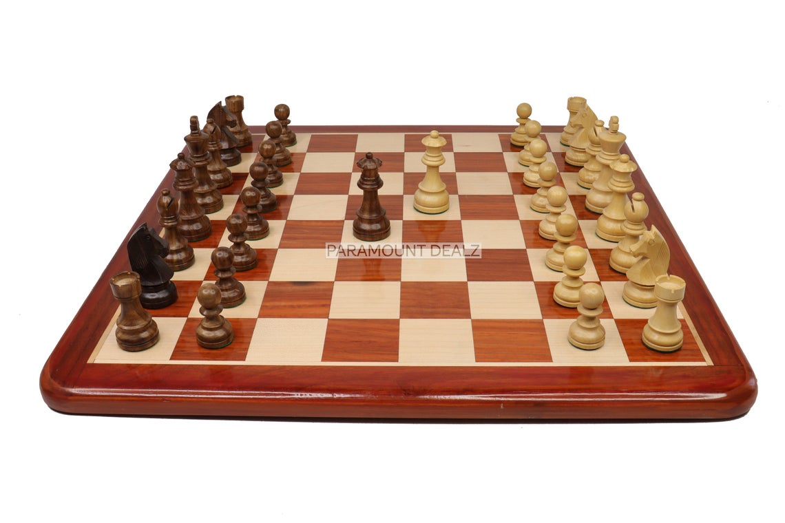 Style Wooden Chess Board