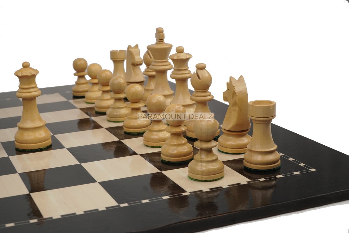 ♟️ 19” Wooden Laminated Chess Board Set with 3.75” Staunton Wooden Pie